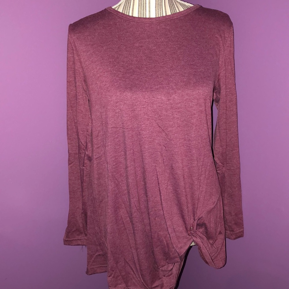 🚨CLEARANCE! LONG SLEEVE TOP WITH TWIST DETAIL - Picture 3 of 5